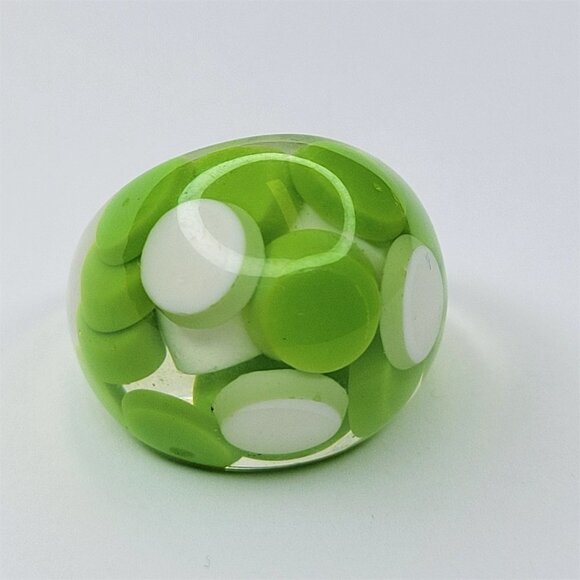 Chunky Oval Shape Resin Ring With Green and White Pill Beads Lucite Large Ring - Picture 7 of 9